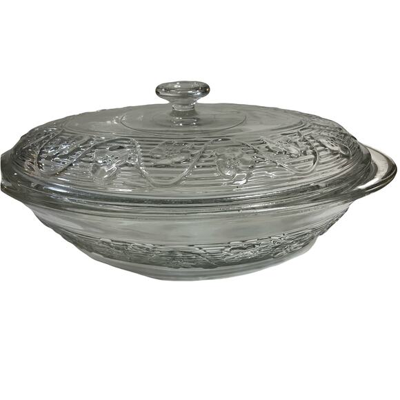 Anchor Hocking Avalon Casserole Dish & Lid 3 Quart Oval VTG Pressed Glass Floral - Picture 1 of 7